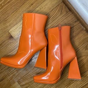 Orange Pumps